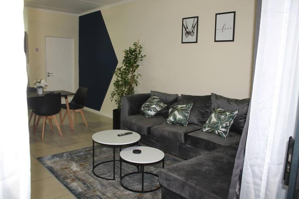 Deep Blue 2 Bed In An Estate * Johannesburg