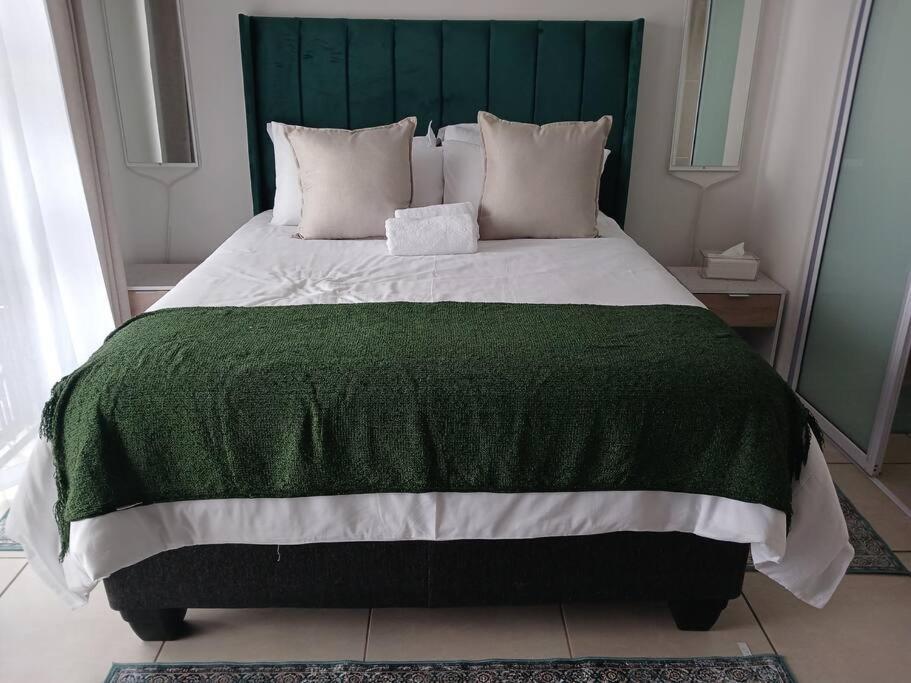 Deep Blue 2 Bed In An Estate Johannesburg