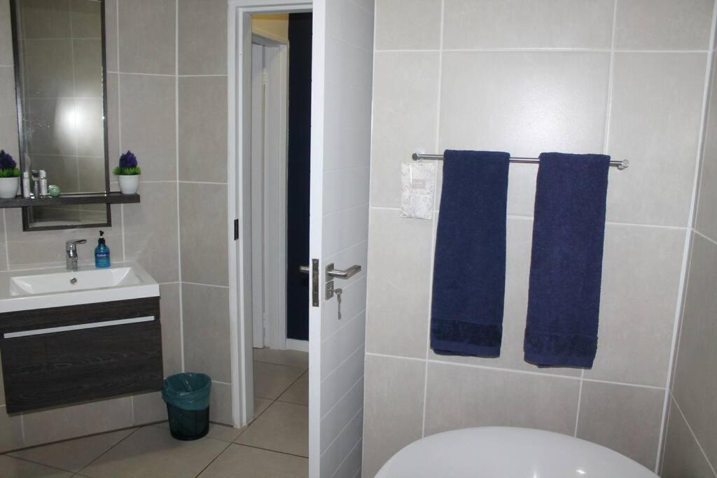 Deep Blue 2 Bed In An Estate Johannesburg