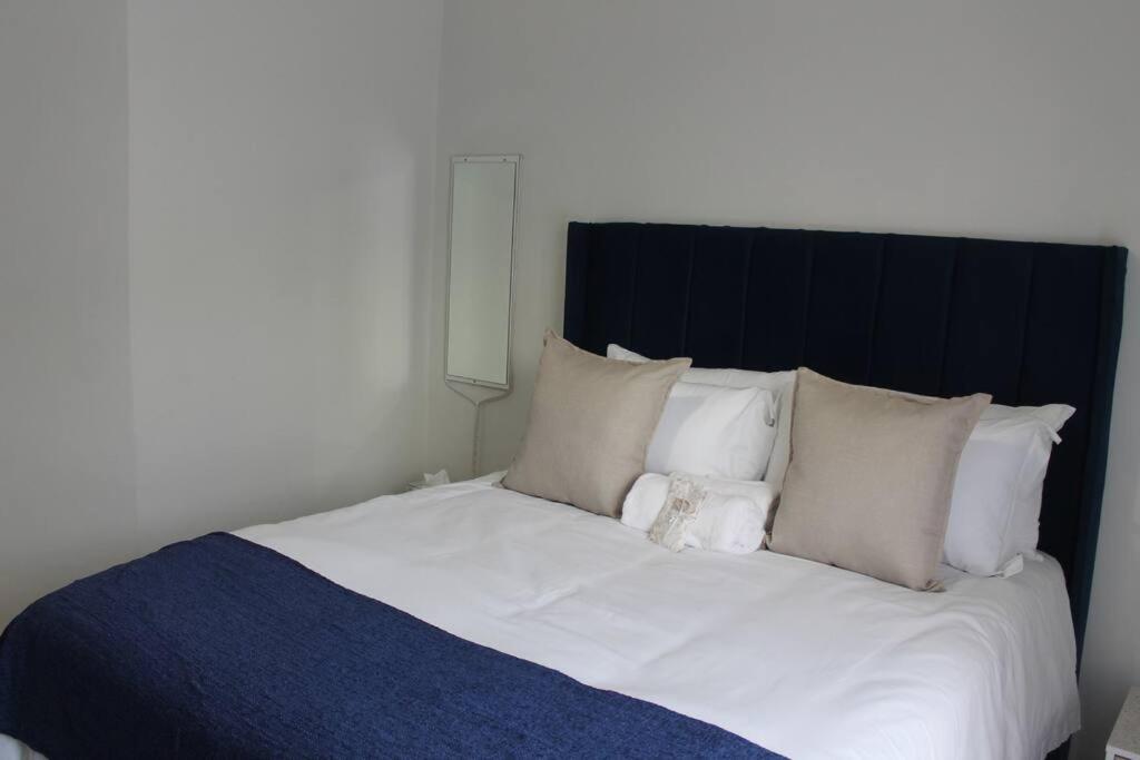 Deep Blue 2 Bed In An Estate Johannesburg