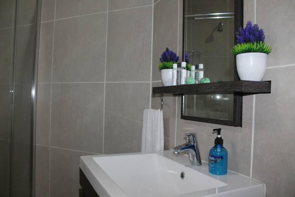 Apartment Deep Blue 2 Bed In An Estate *