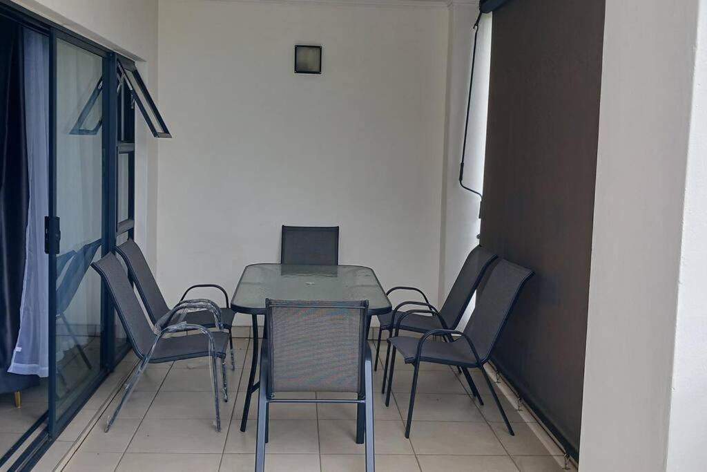 Deep Blue 2 Bed In An Estate Apartment Johannesburg