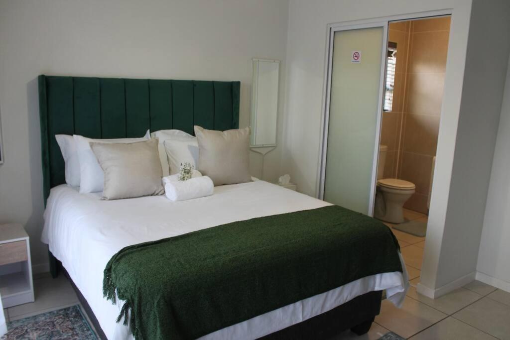 Deep Blue 2 Bed In An Estate Apartment Johannesburg