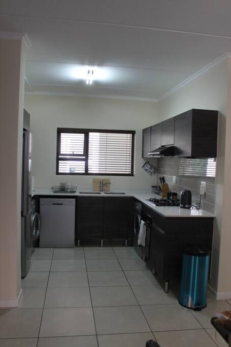 Deep Blue 2 Bed In An Estate * Johannesburg
