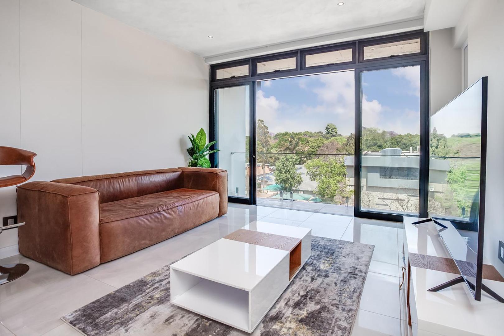 Urban Oasis At The Paramount Apartment