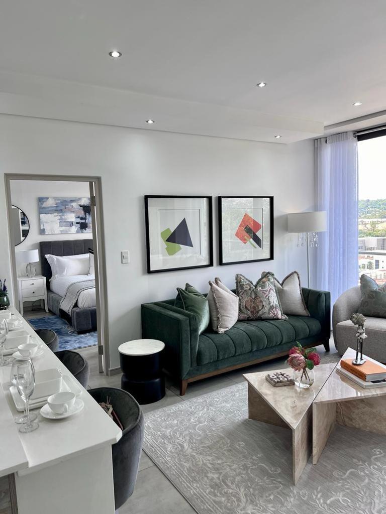 Delight Luxurious * Johannesburg