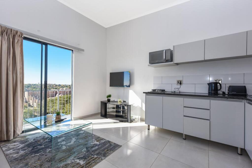 Apartment V&s Apartments-luxury Apartment3 Johannesburg