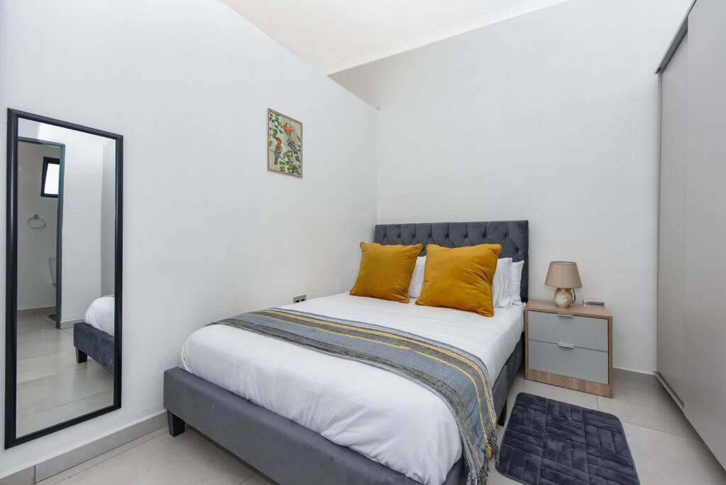 Apartment V&s Apartments-luxury Apartment3 Johannesburg