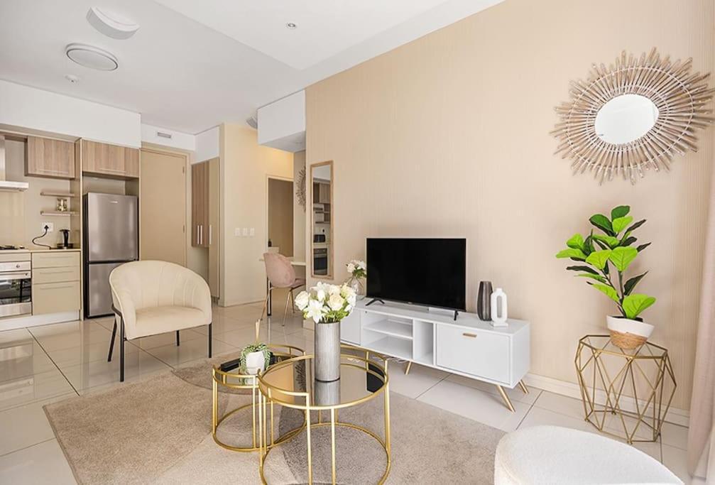 Adorable With Balcony And Parking Apartment *