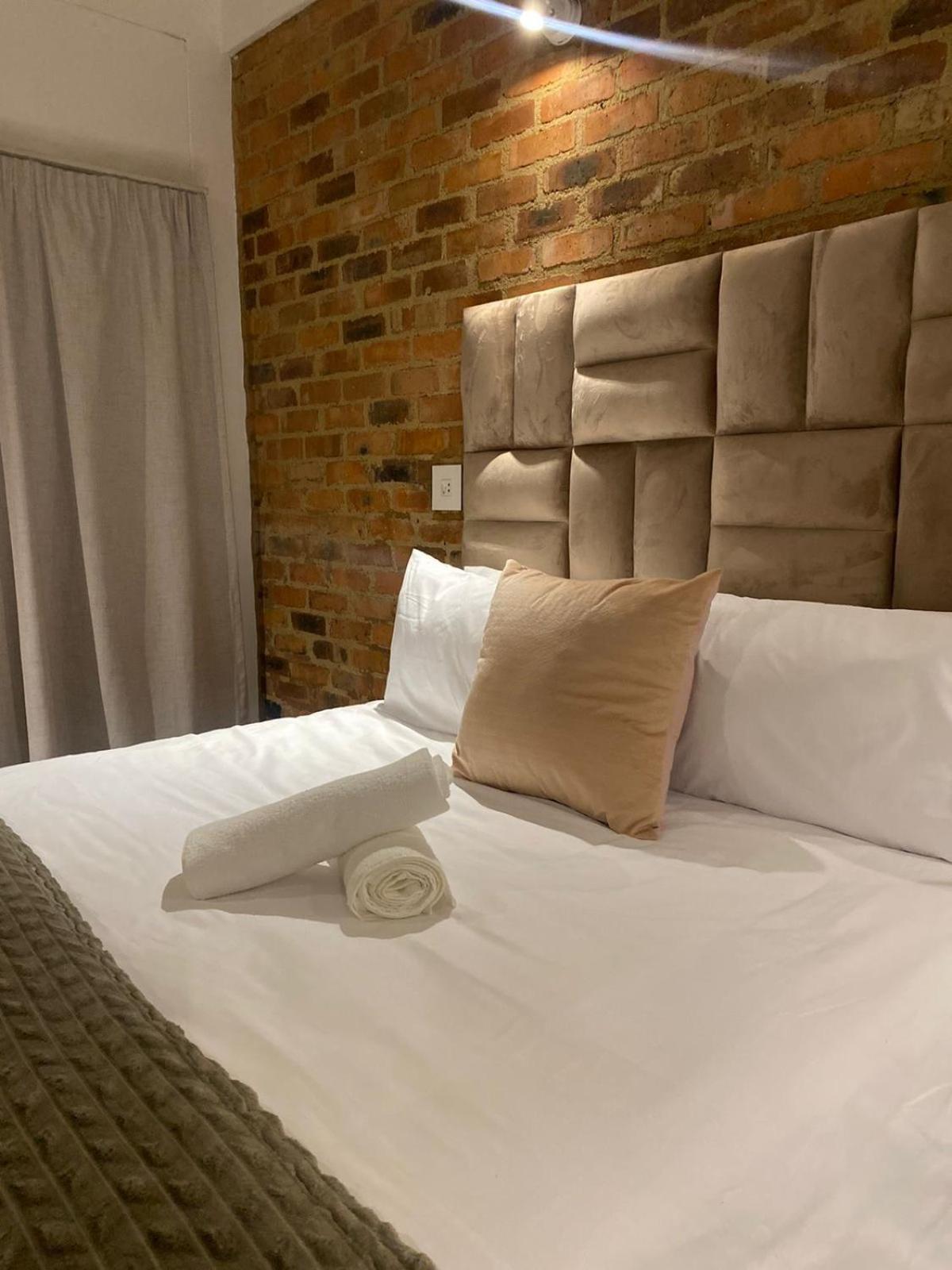 Apartment Onezerosix Maboneng Johannesburg