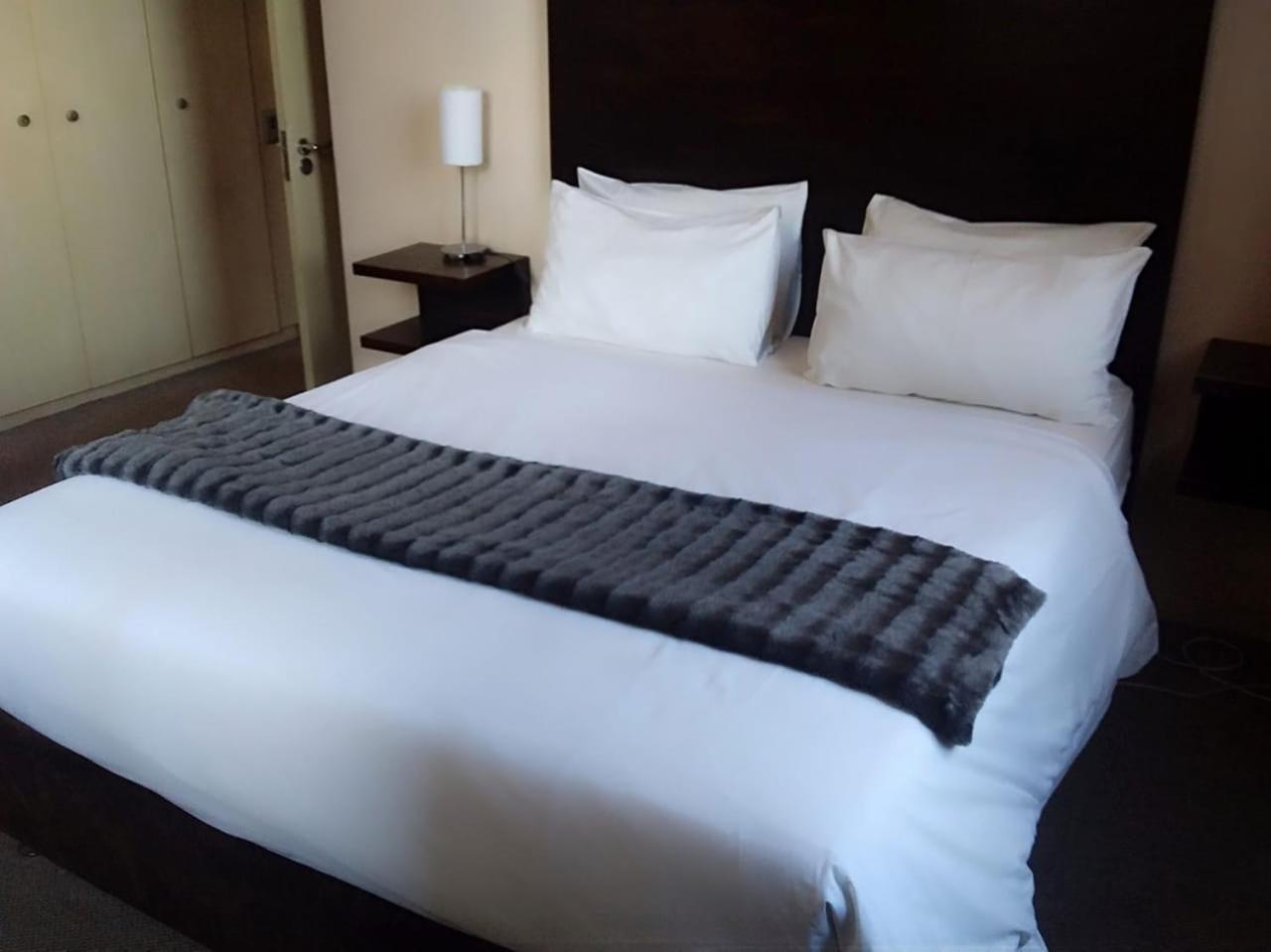Mabungubwe - Away From Apartment Johannesburg