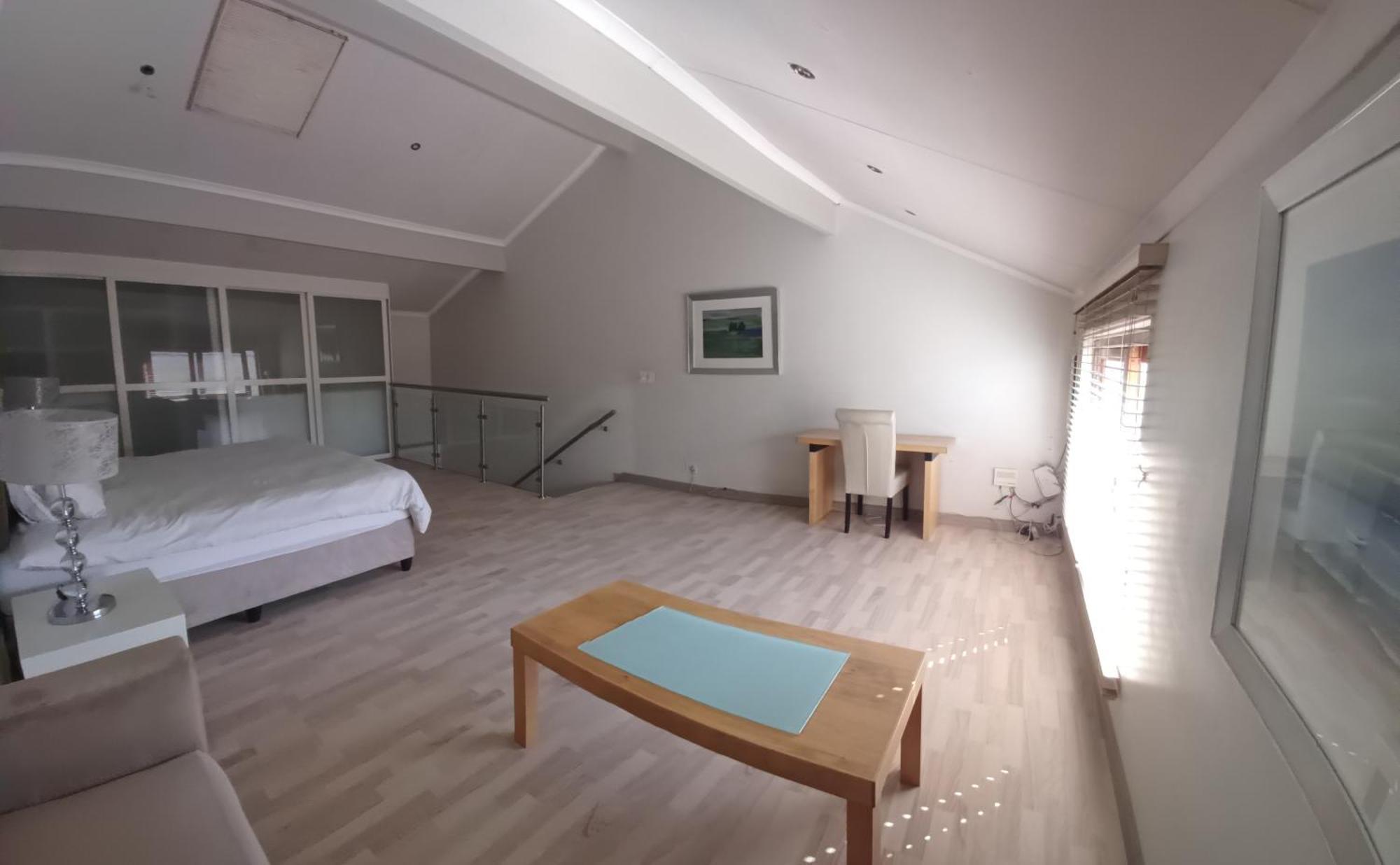 Mount Royal 47 Large 1 Bed With Balcony Apartment Johannesburg
