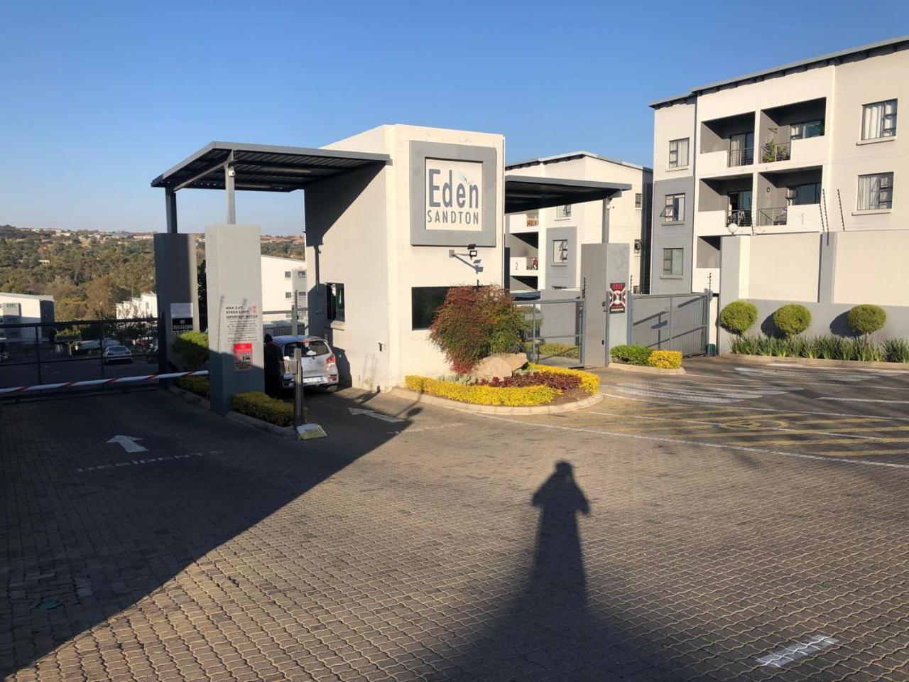 Exquisite In Sandton With Pool And Inverter