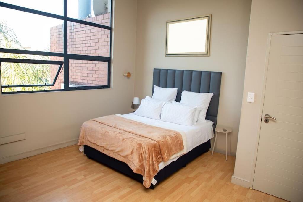 Spacious Luxury 3 Bedroom, 4 Bed With Balcony, Access To Pool & Tennis Court Plus Backup Power And 24hr Security Apartamento *