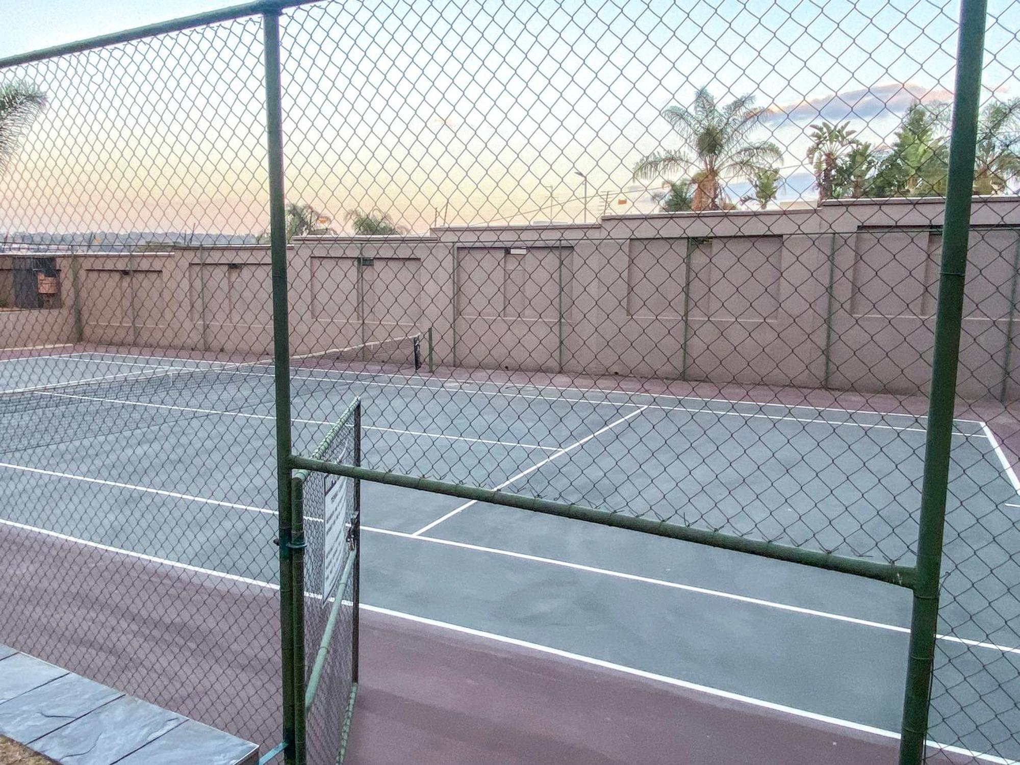 Spacious Luxury 3 Bedroom, 4 Bed With Balcony, Access To Pool & Tennis Court Plus Backup Power And 24hr Security *