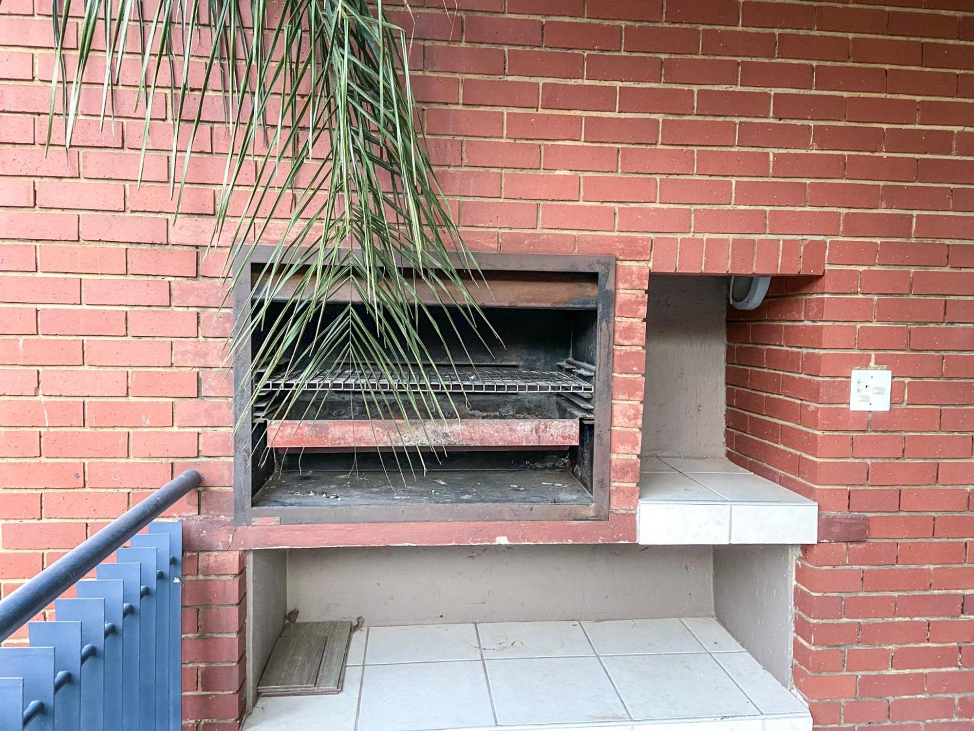 Spacious Luxury 3 Bedroom, 4 Bed With Balcony, Access To Pool & Tennis Court Plus Backup Power And 24hr Security * Joanesburgo