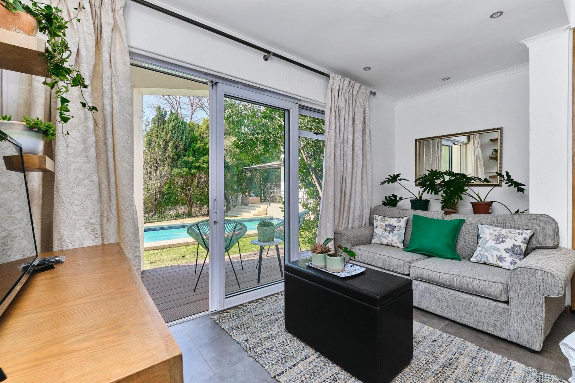 Shrubly 1 - Peaceful, Stylish In Sandton-backup Power