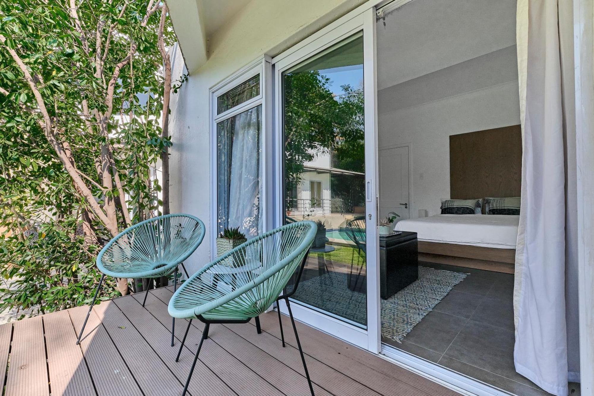 Shrubly 1 - Peaceful, Stylish In Sandton-backup Power Apartment *