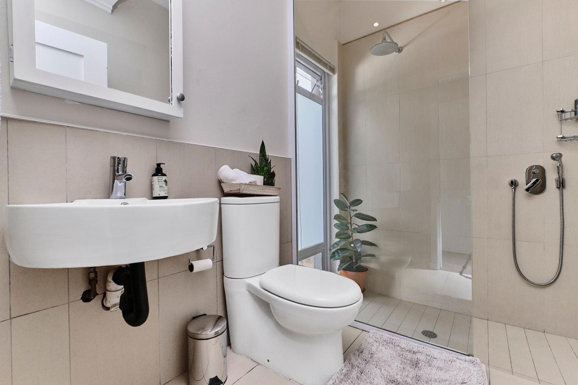 Apartment Shrubly 1 - Peaceful, Stylish In Sandton-backup Power Johannesburg