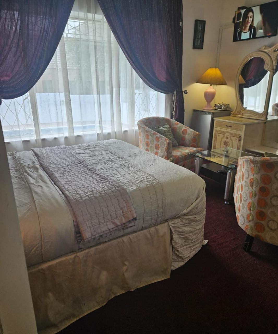 The Royal Guest * Johannesburg