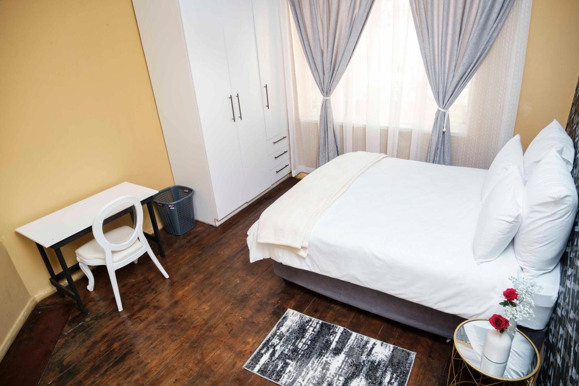 Izimbalizethu Apartment *
