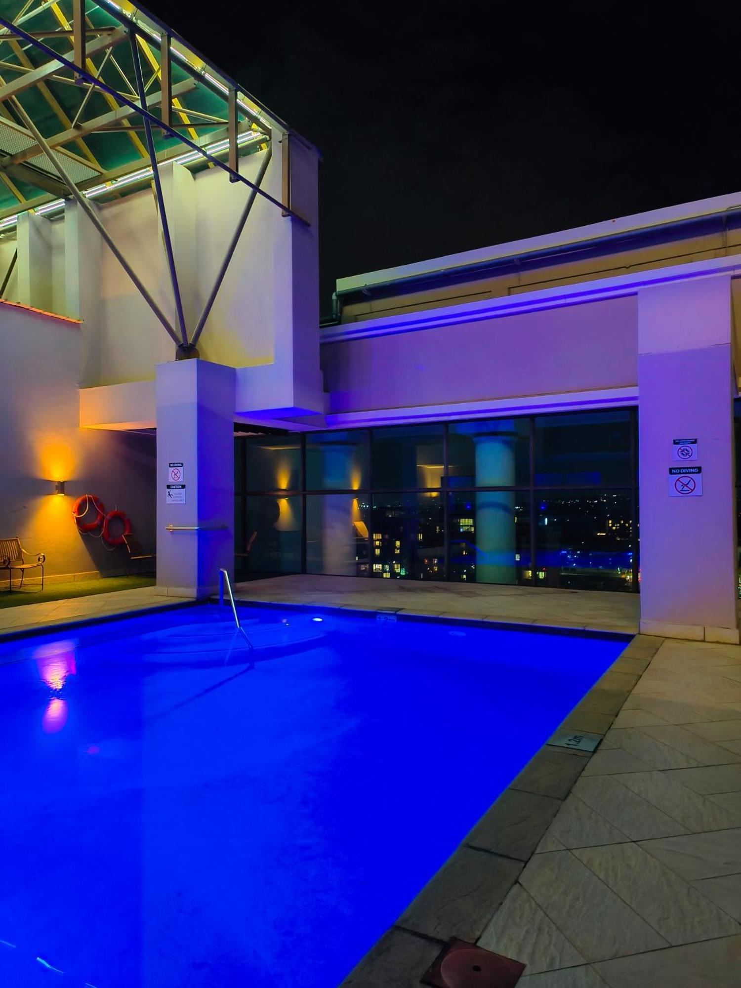 Southern Sun Sandton 4*