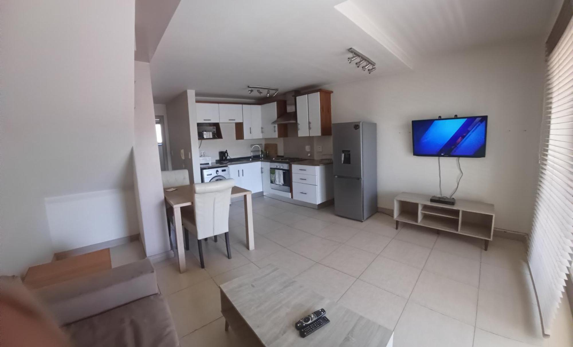 Mount Royal 30 Large 1 Bed With Balcony *