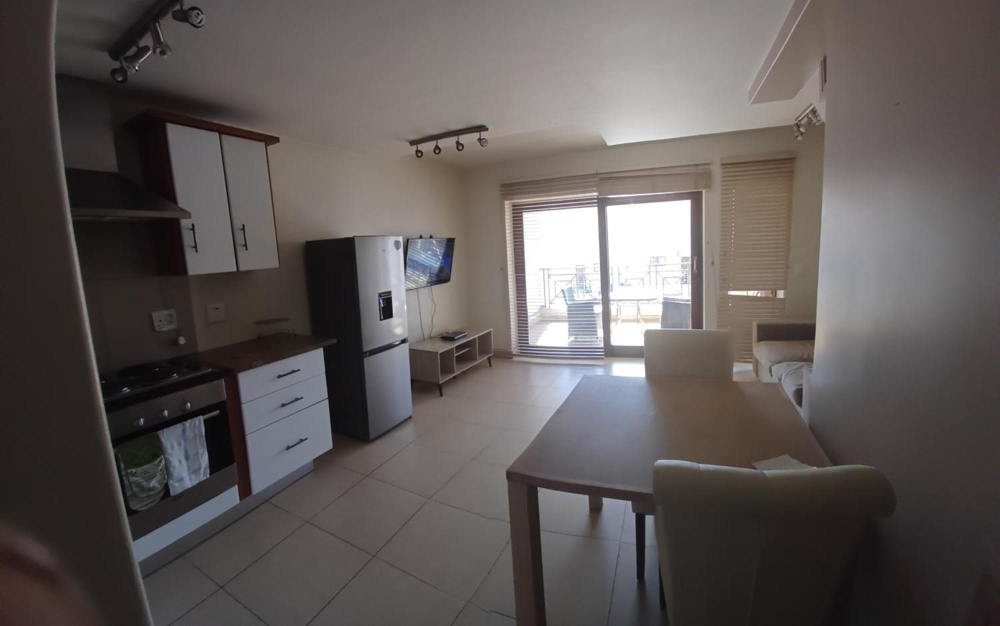 Mount Royal 30 Large 1 Bed With Balcony Apartment *