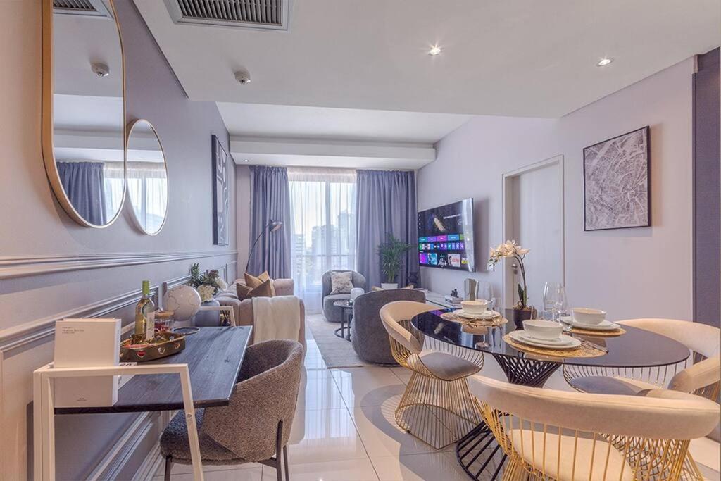 Presidential Apartment *