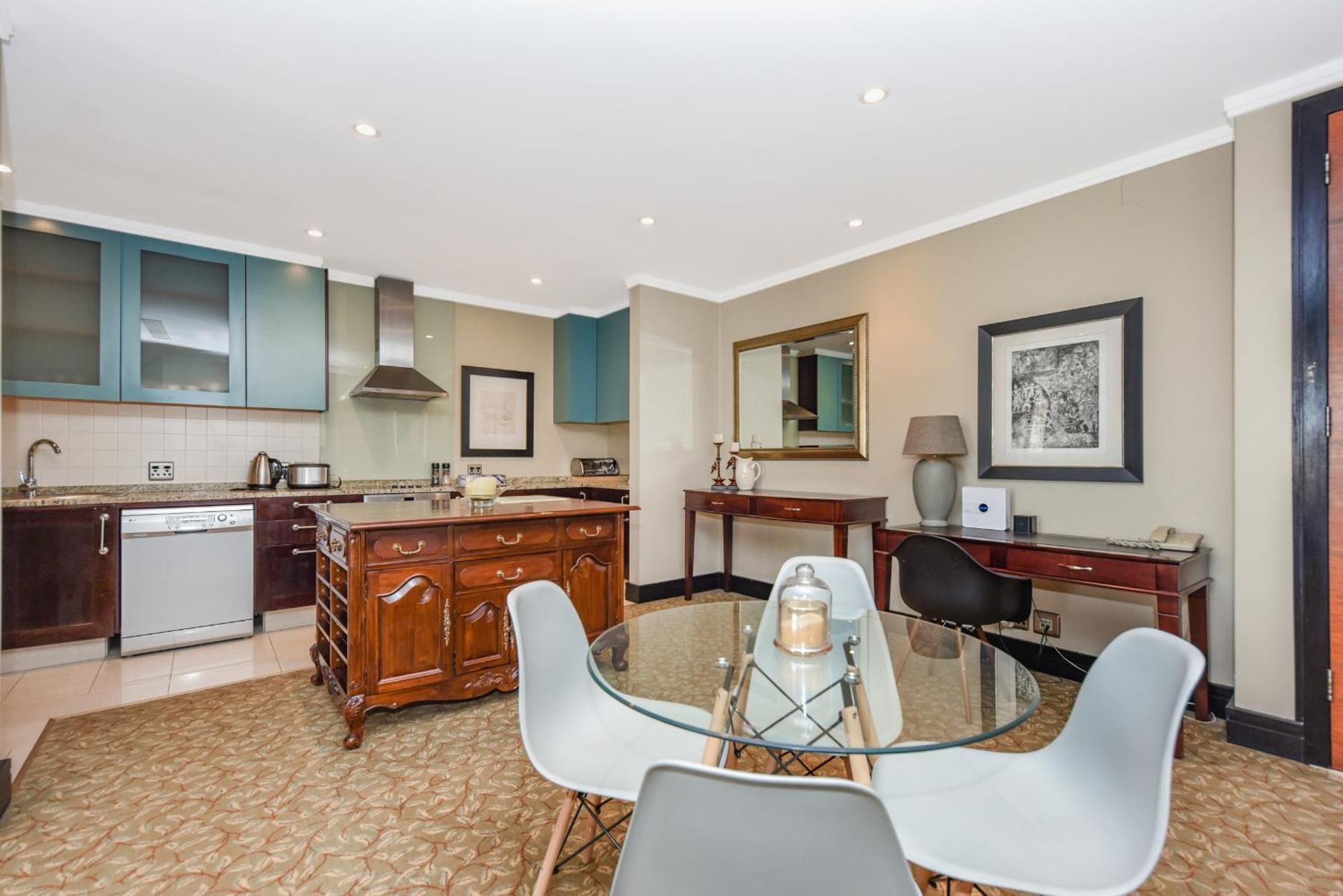 Raphael Penthouse Luxury Apartment *