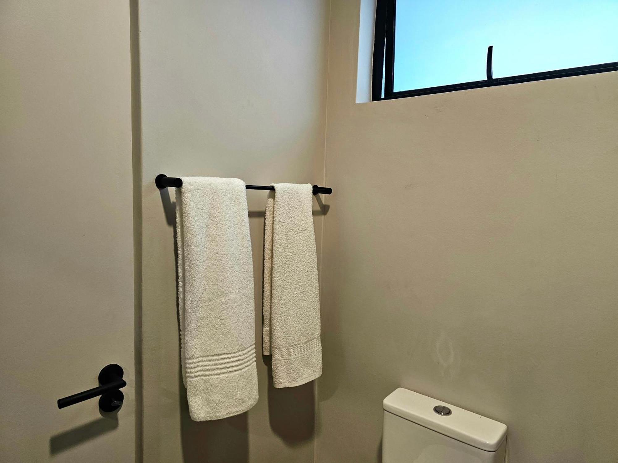 Apartment 2br With 2 Kitchens & Balcony Johannesburg