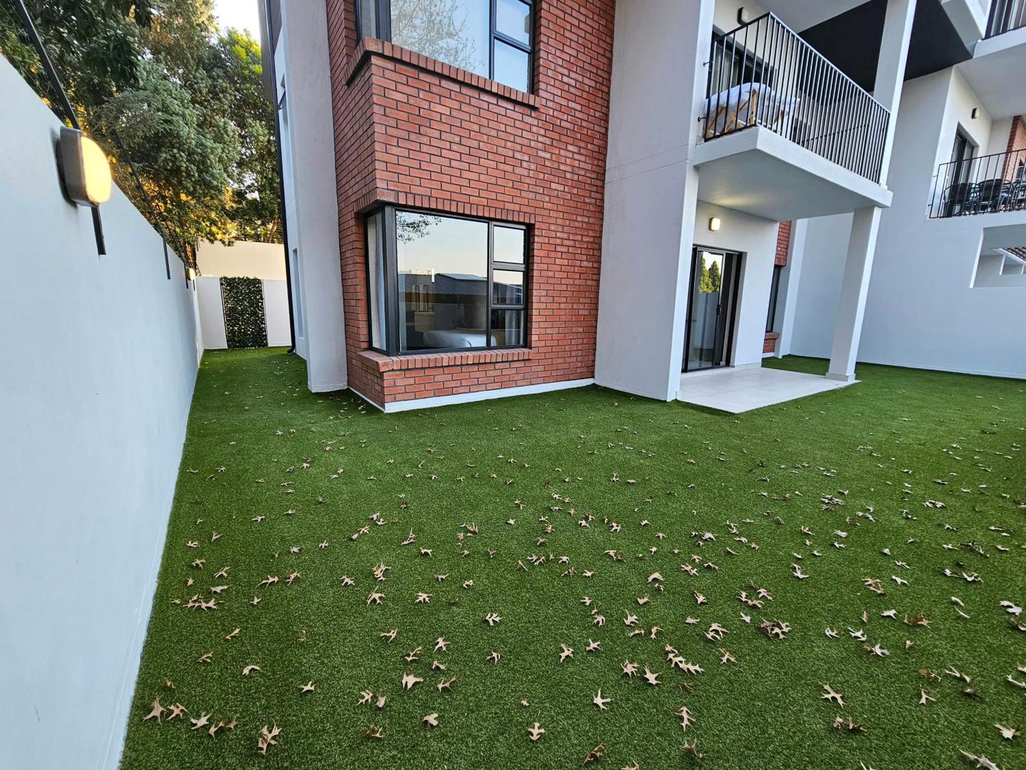 2br With 2 Kitchens & Balcony Johannesburg
