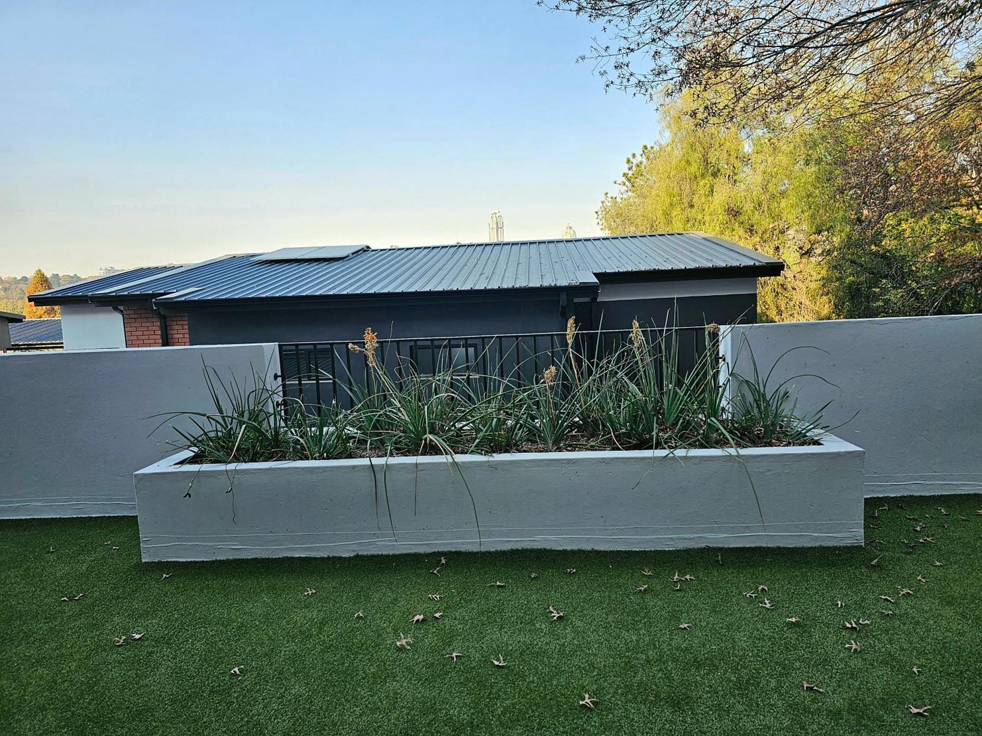2br With 2 Kitchens & Balcony Apartment Johannesburg