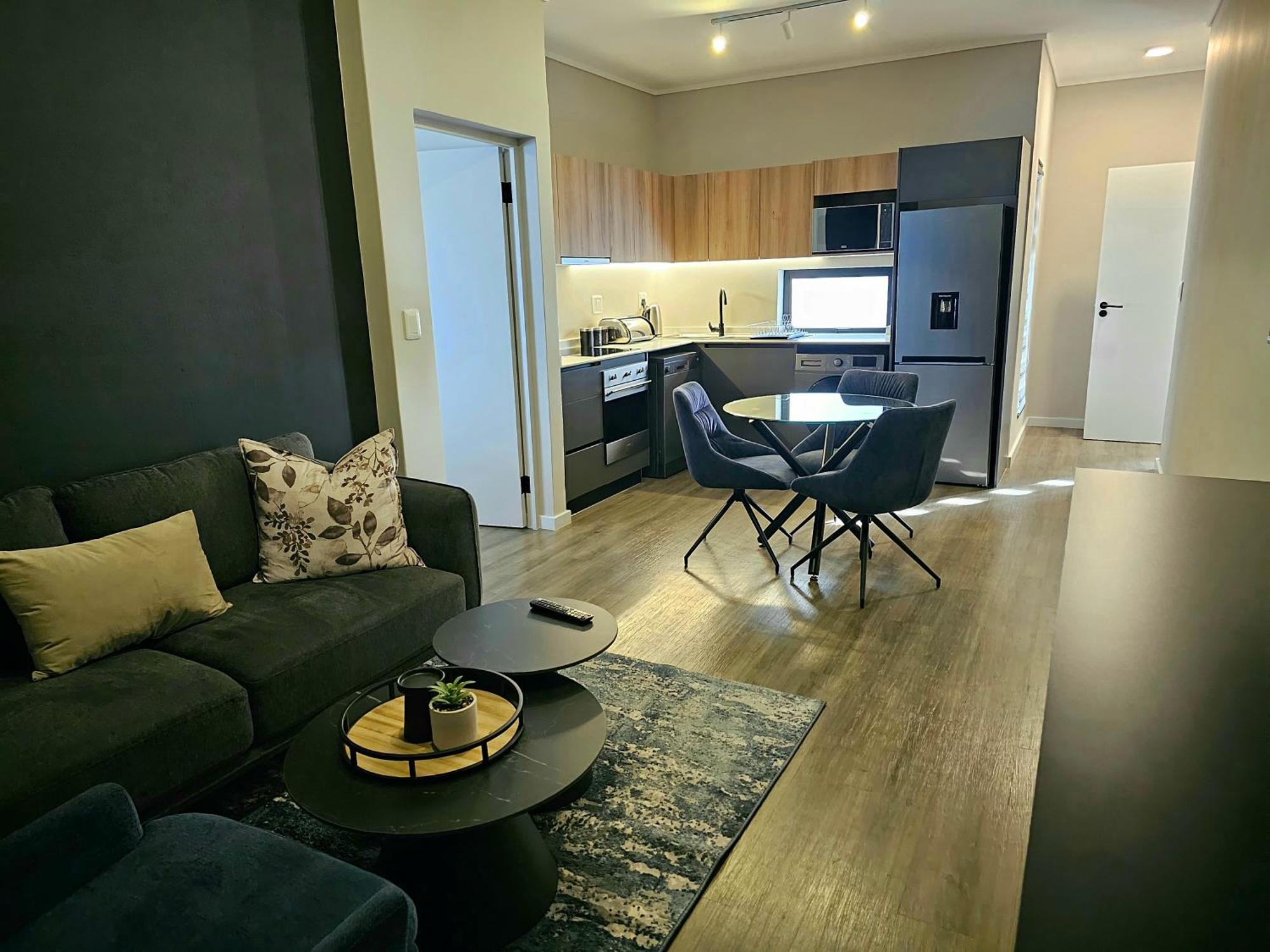 2br With 2 Kitchens & Balcony * Johannesburg
