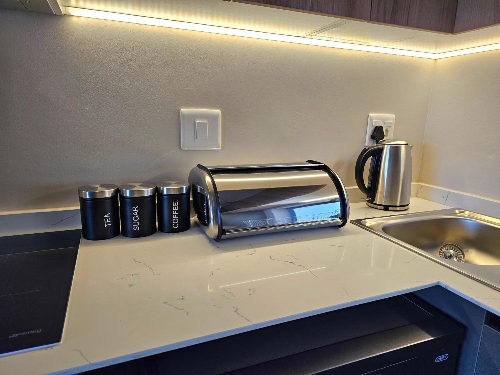 2br With 2 Kitchens & Balcony Căn hộ Johannesburg