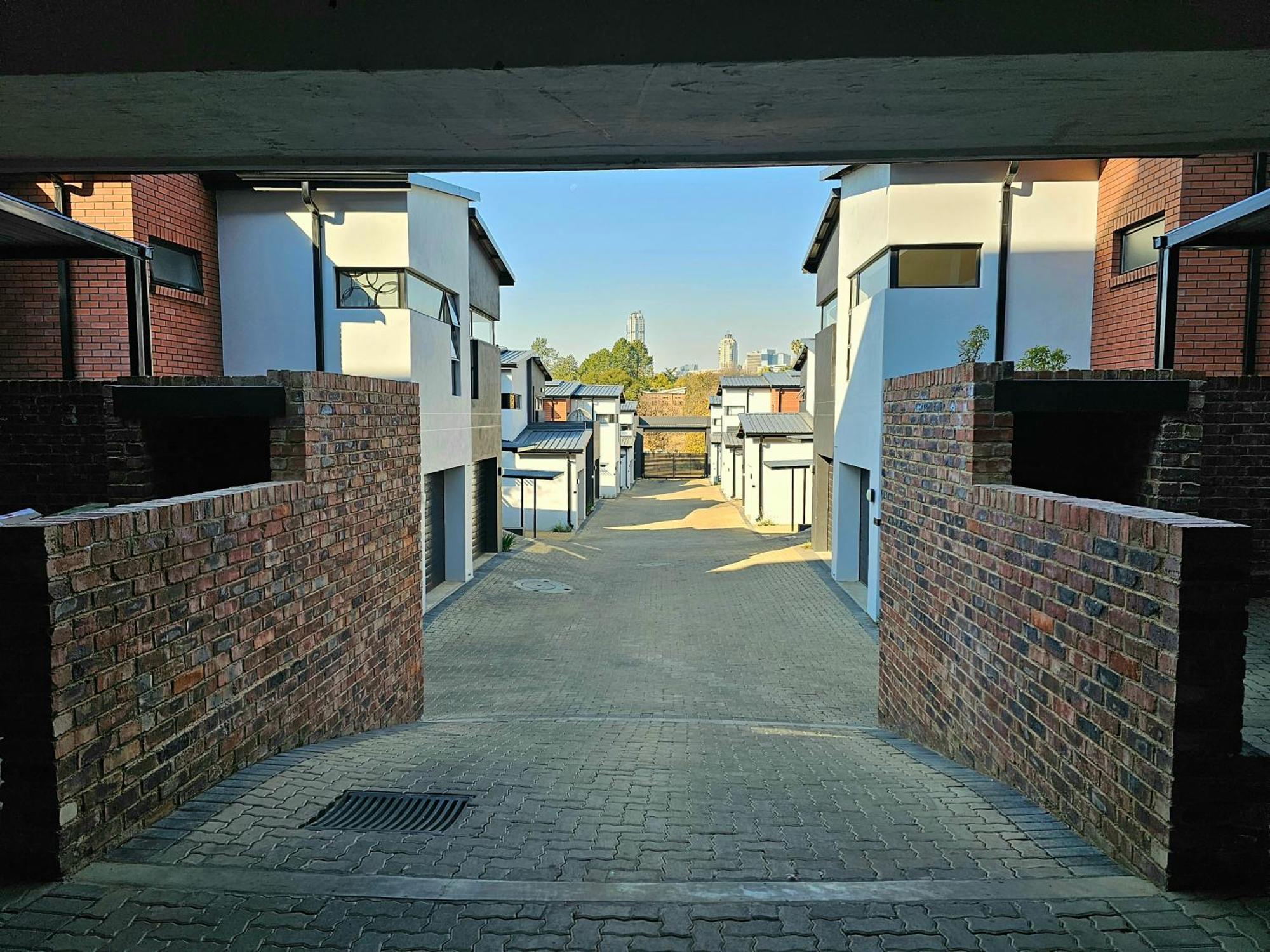 2br With 2 Kitchens & Balcony *