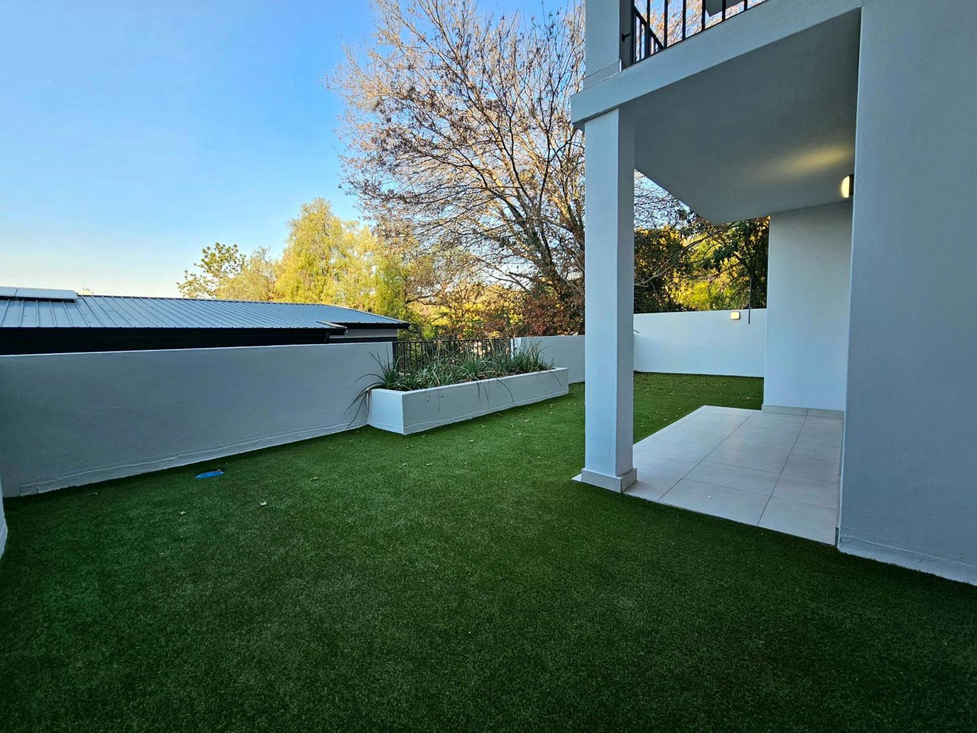 2br With 2 Kitchens & Balcony *