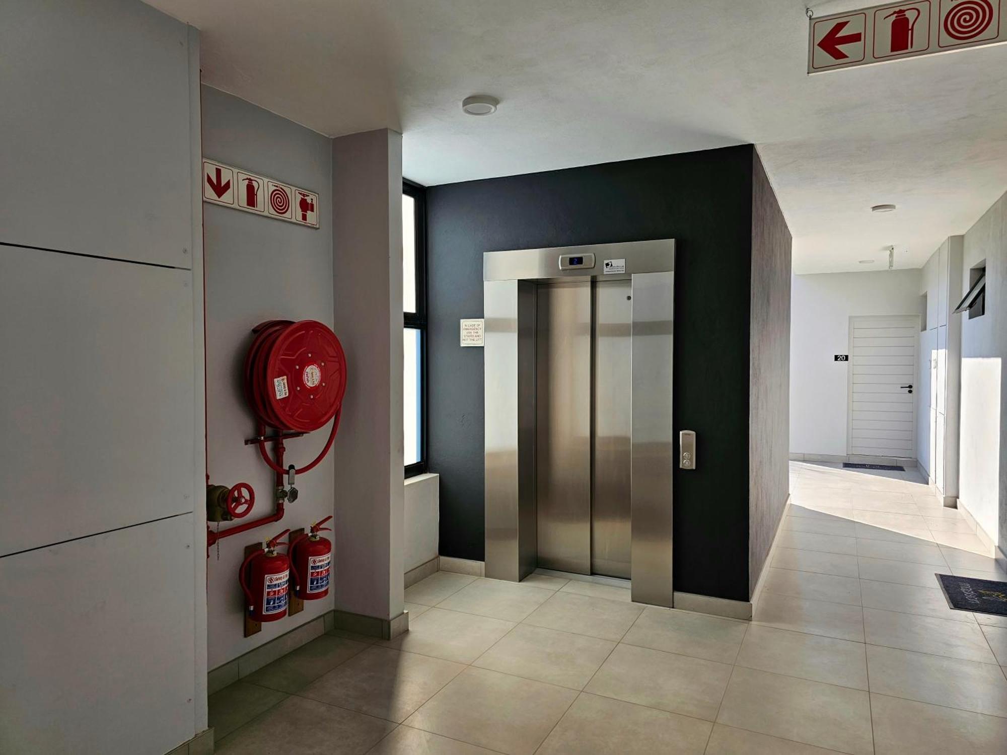 2br With 2 Kitchens & Balcony Apartment Johannesburg