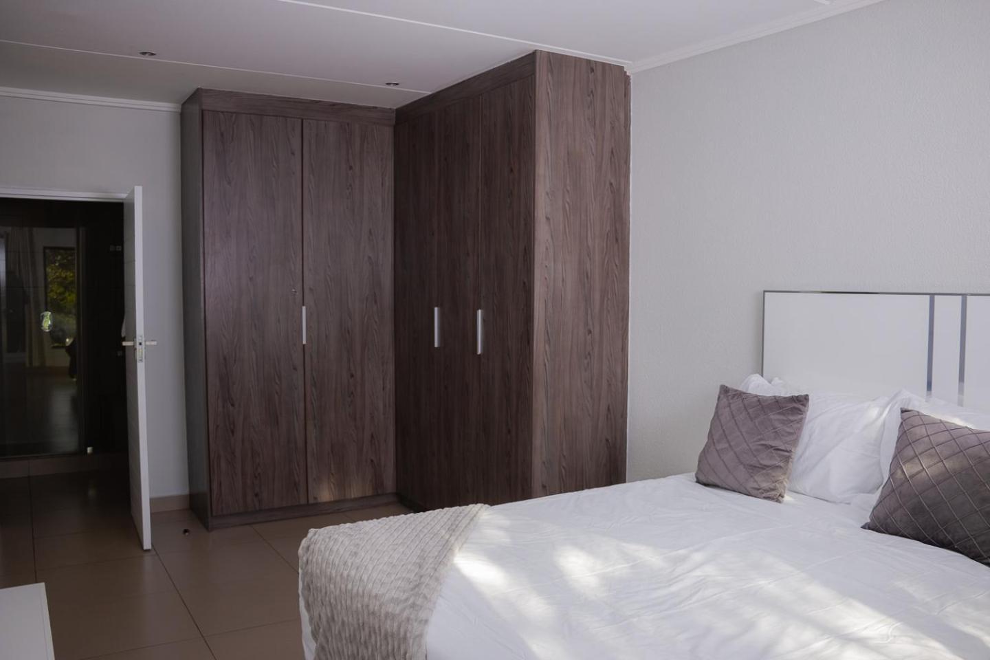 Apartment Modern Luxury Apartments, Sandton