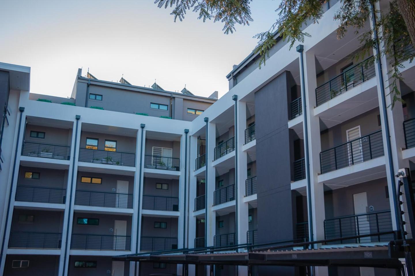 Apartment Modern Luxury Apartments, Sandton *