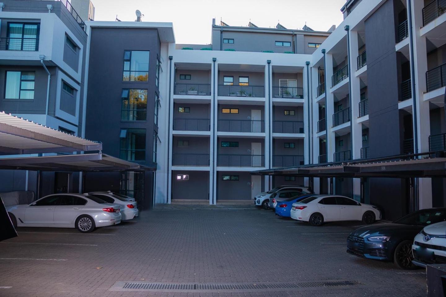 Apartment Modern Luxury Apartments, Sandton Johannesburg