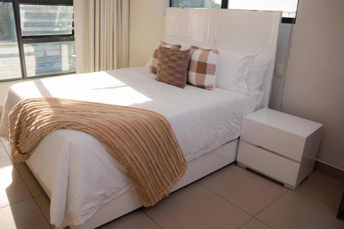 Modern Luxury Apartments, Sandton Apartment