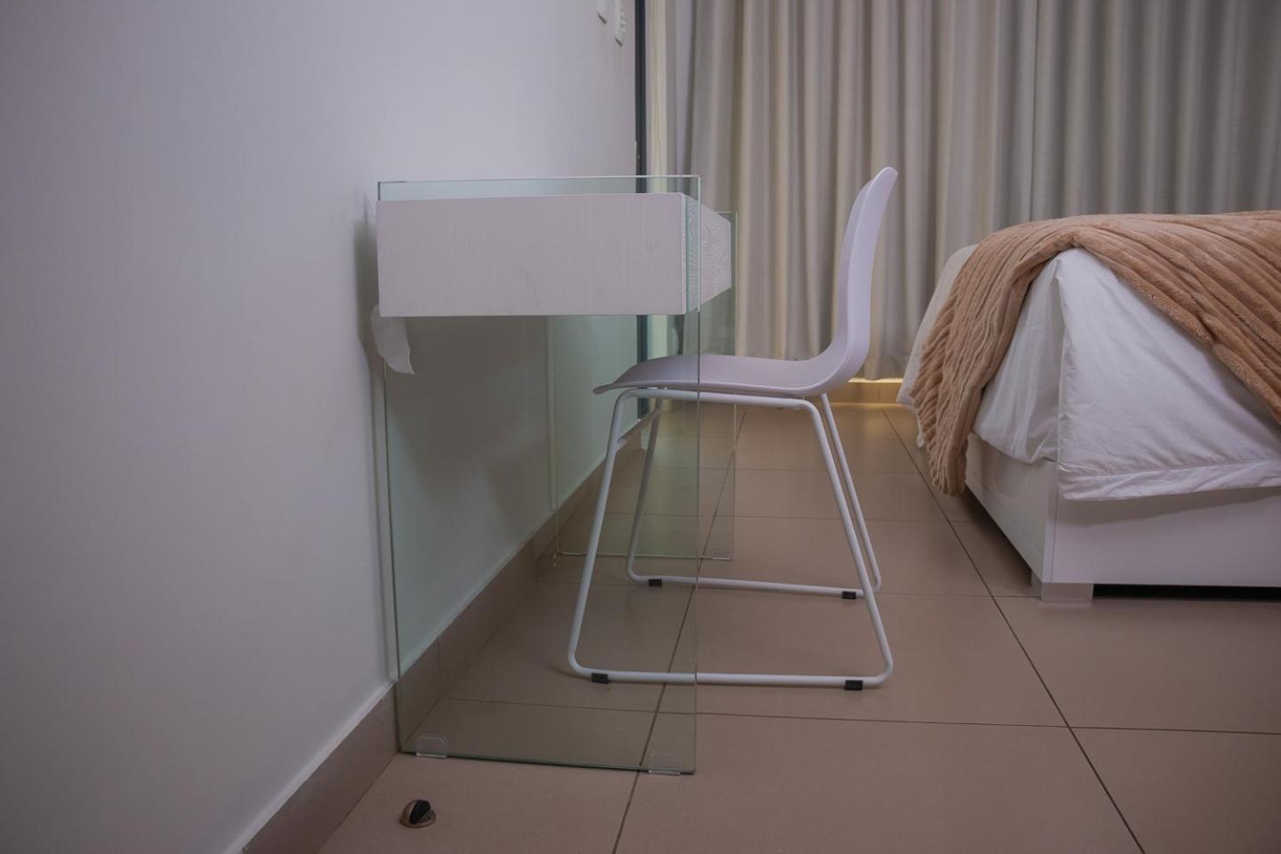Modern Luxury Apartments, Sandton Apartment *