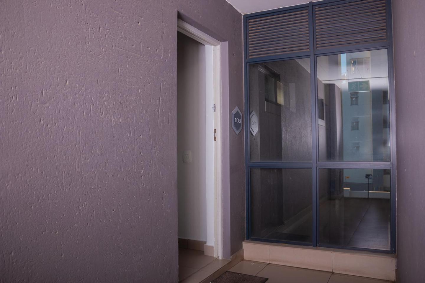 Modern Luxury Apartments, Sandton Apartment