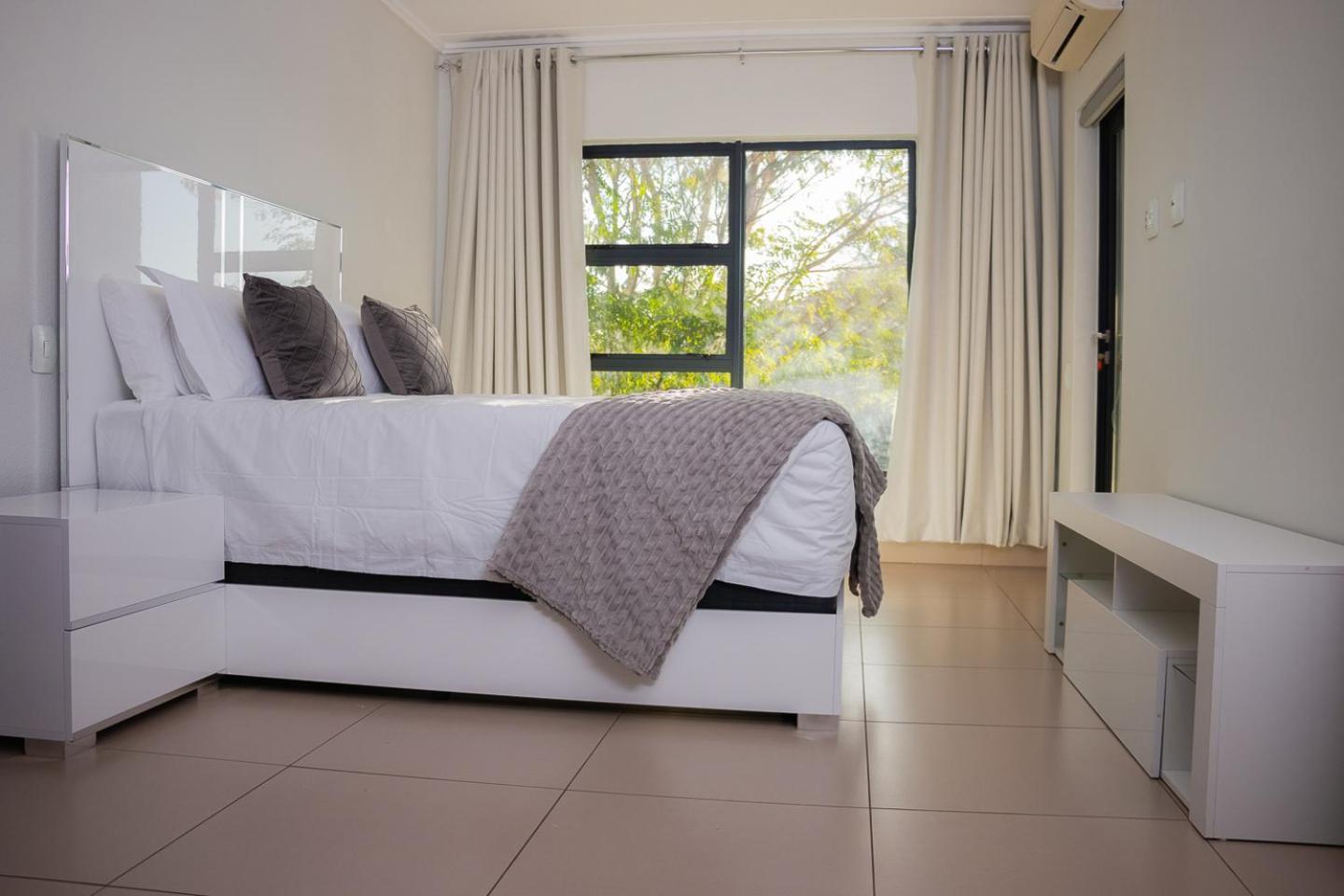 Apartment Modern Luxury Apartments, Sandton *