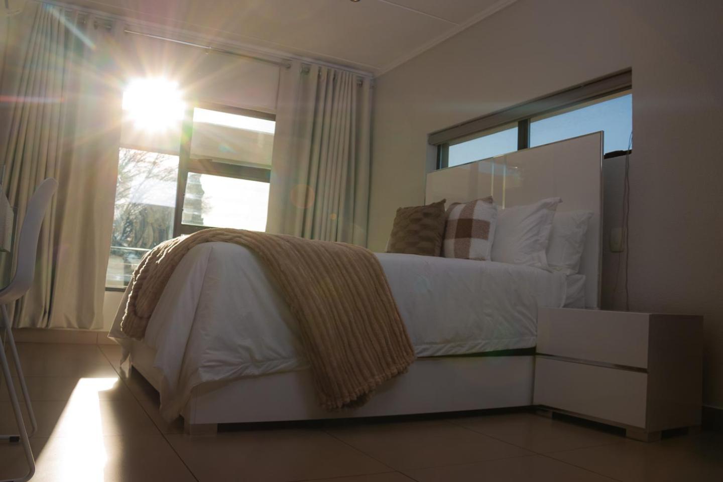 Apartment Modern Luxury Apartments, Sandton