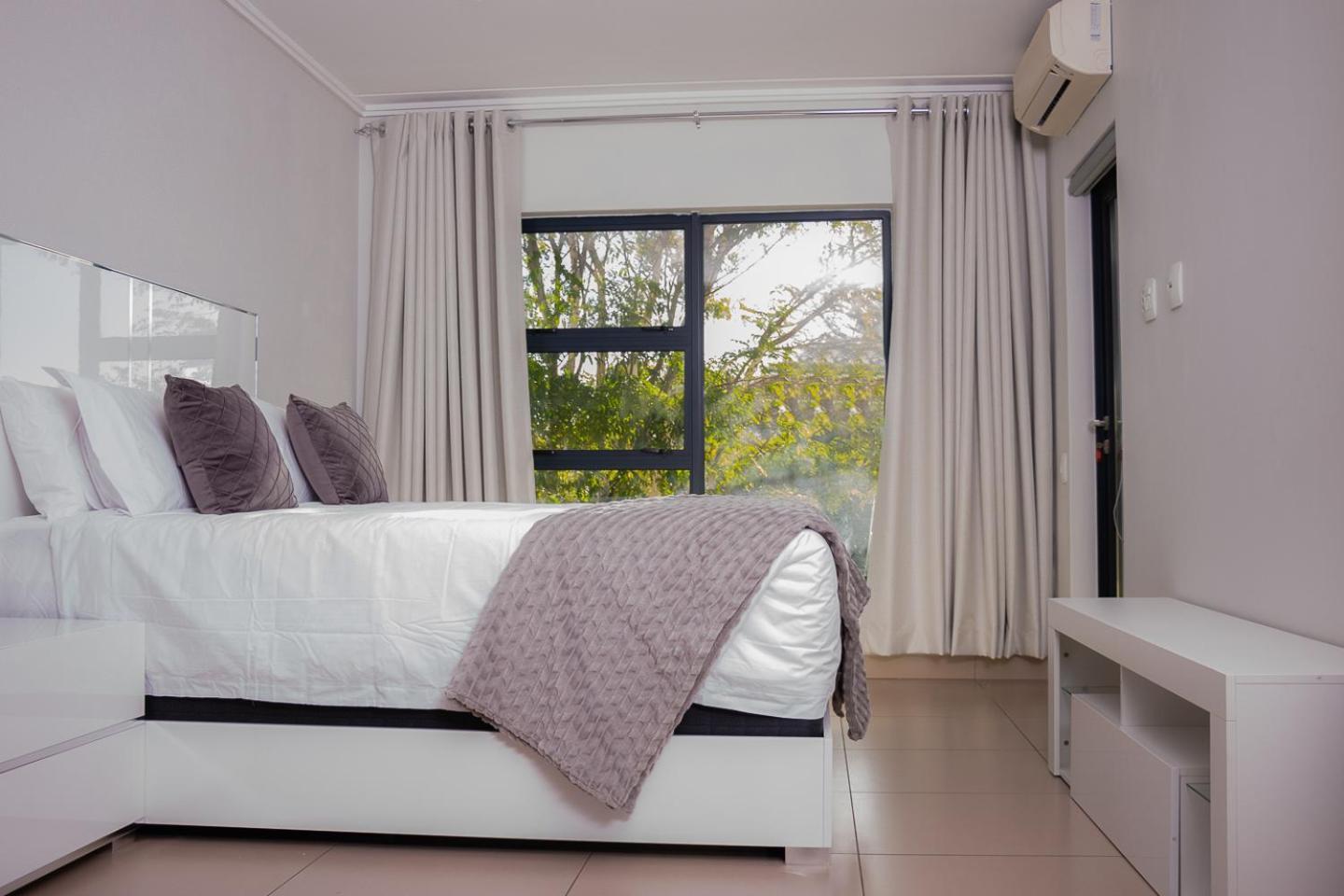 Modern Luxury Apartments, Sandton Apartment
