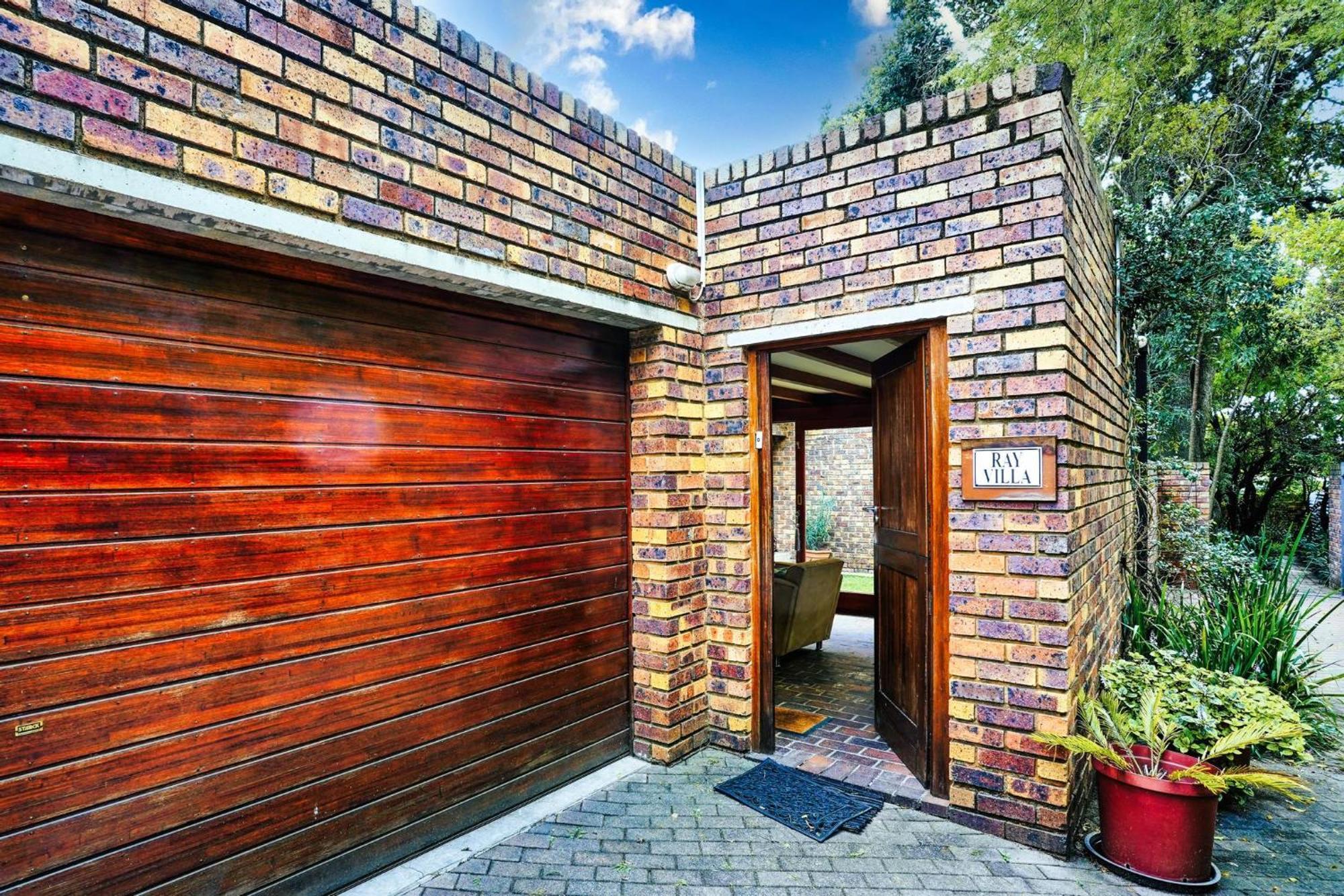 Ray Back-up Power 2-bed Luxury Unit Close Sandton Pousada