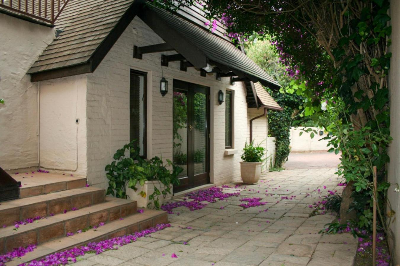 Bed & Breakfast No 66 Sandton