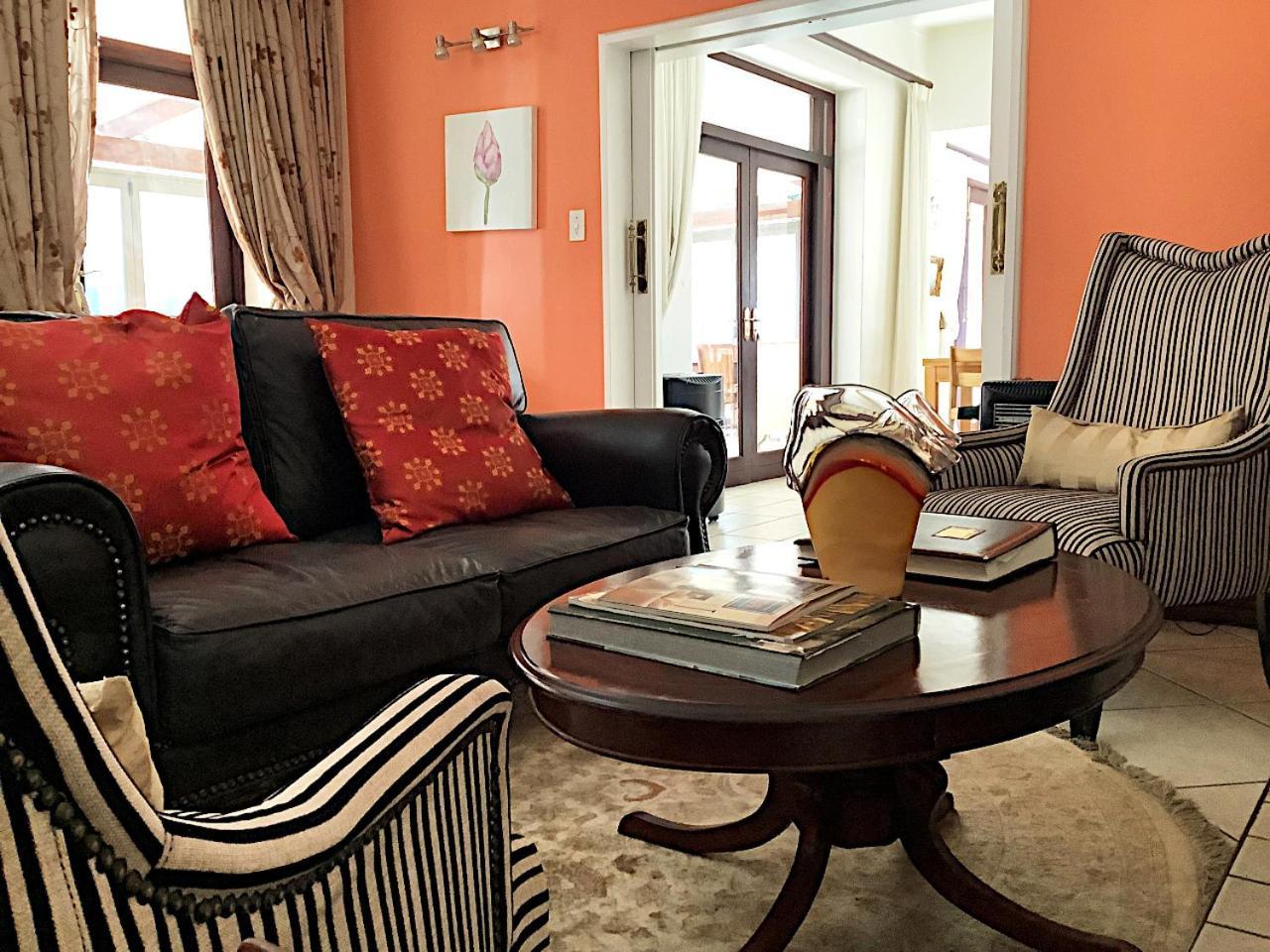 No 66 Sandton Bed & Breakfast *